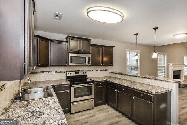 Building Photo - 453 Charleston Pl