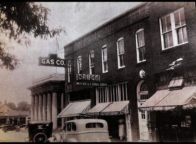 Building Photo - 127-127 W Solomon St