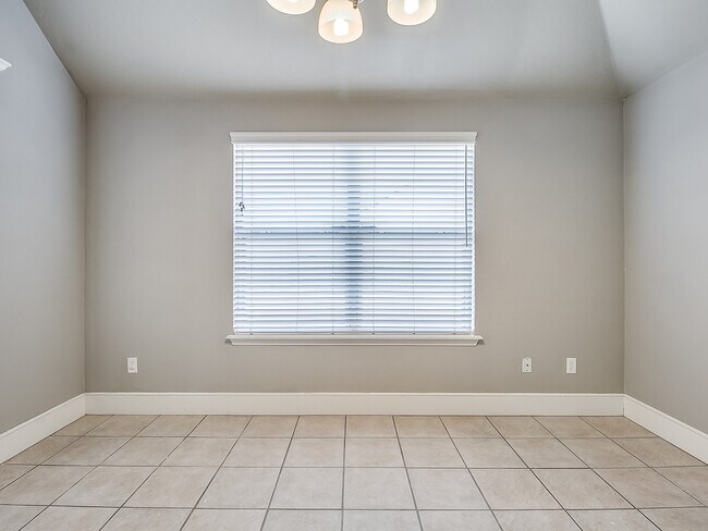 Building Photo - Beautiful 4 + Bedroom Home in Settlers Cro...