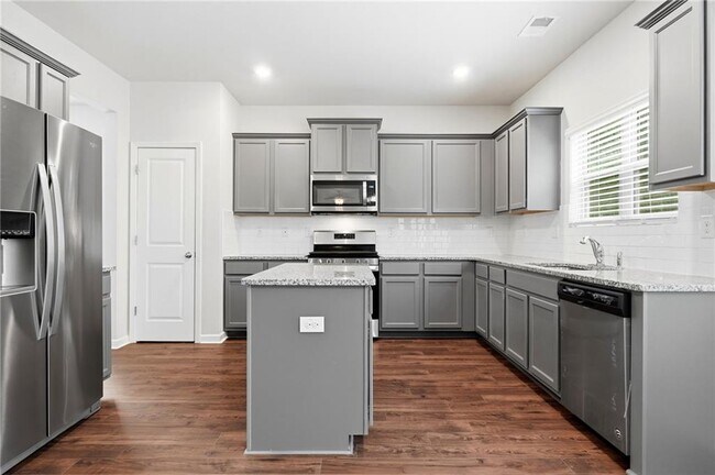 Building Photo - 3132 Hawthorn Farm Blvd