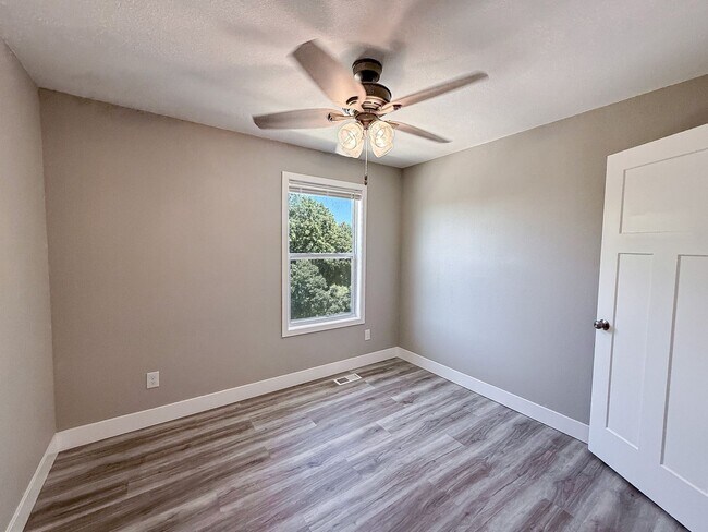 Building Photo - 47 Crystal Springs Rd