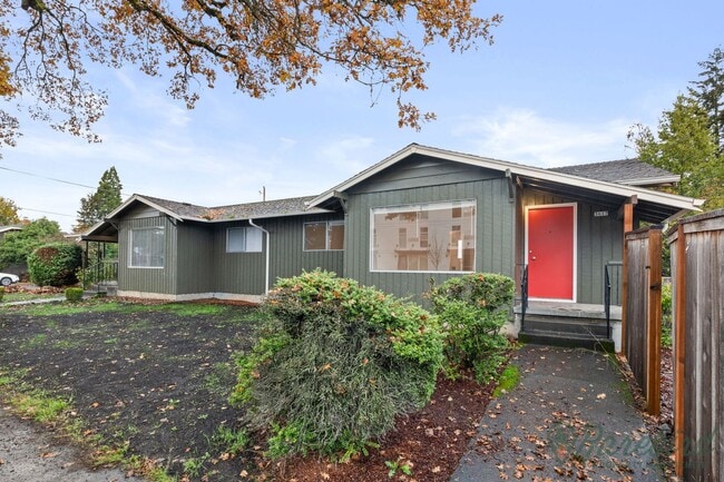 Primary Photo - 3617-3617 NE Killingsworth St