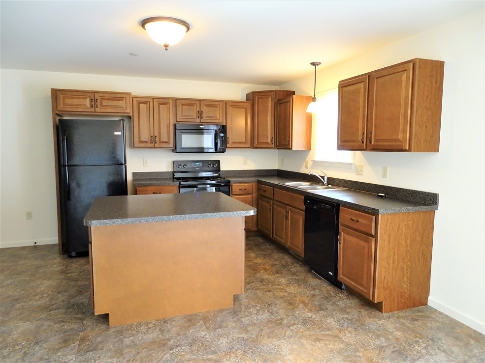 Building Photo - 256 Limestone Dr