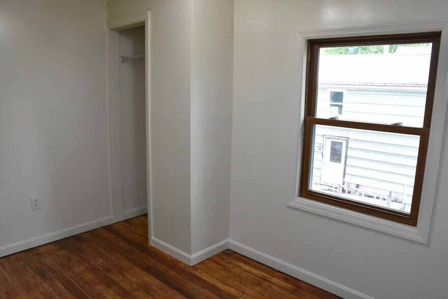Building Photo - 539 North St