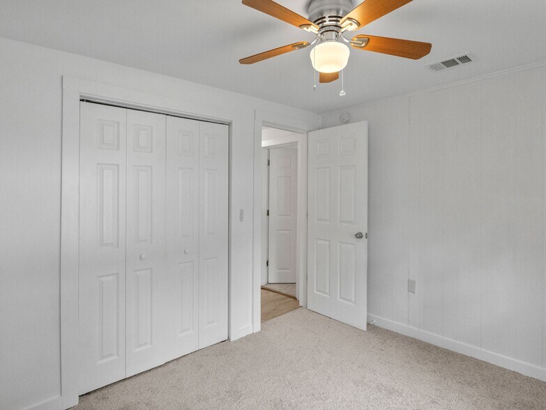 Building Photo - 1572 Cedar St