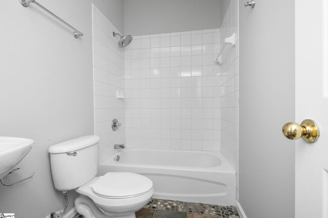 Building Photo - 113 Carissa Ct