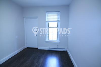 Building Photo - 3 bedroom in Boston MA 02115