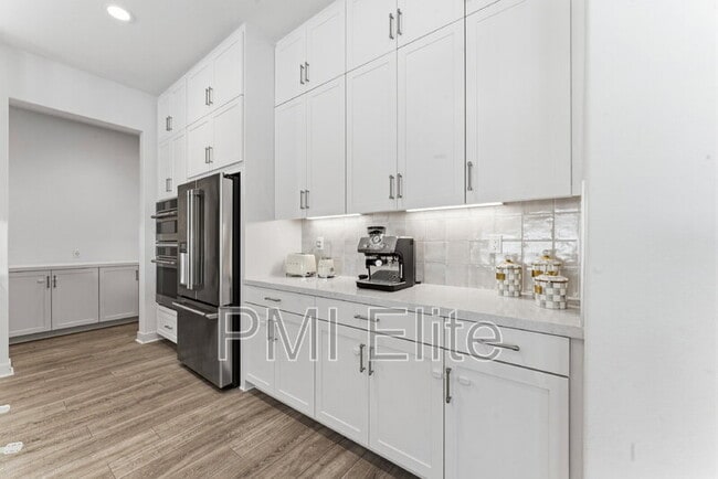 Building Photo - 28657 Windbreak Tr