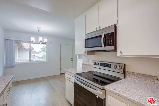 Building Photo - 2020 Graham Ave
