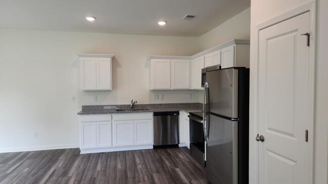 Building Photo - 2600 Westell Wy