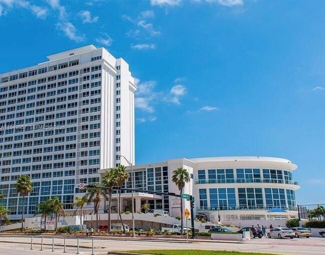 Building Photo - 5445 Collins Ave