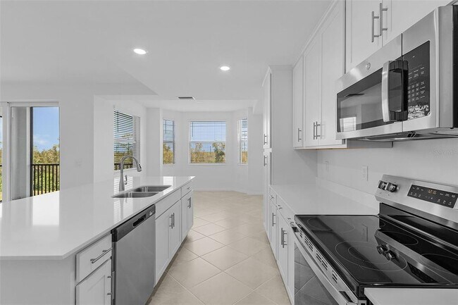 Building Photo - 14211 Heritage Landing Blvd