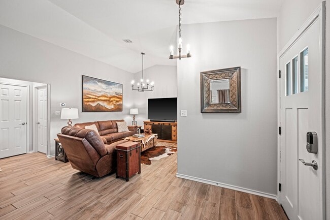 Building Photo - 127 Terrace Ln