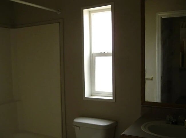 Building Photo - Comfy & Cozy Home for Rent