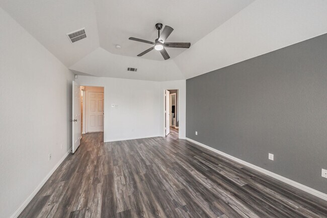 Building Photo - 1214 Hardisty Dr