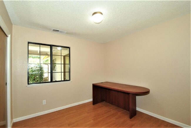 Building Photo - 1161 Filbert Ave