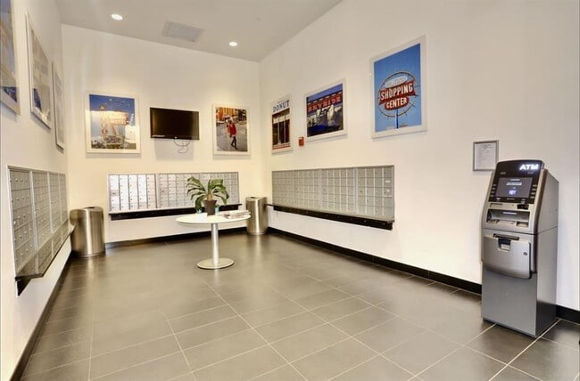 Building Photo - 389 Washington St