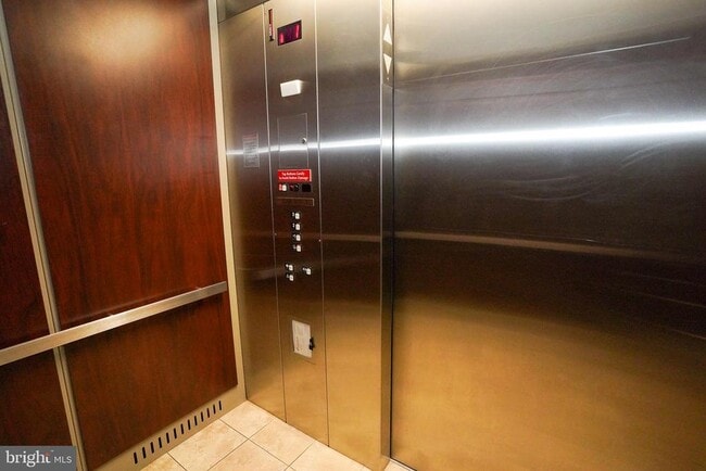 Building Photo - 2111 Ganton Green