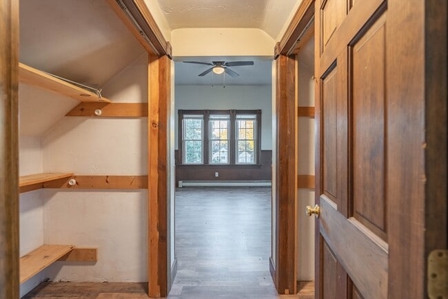 Building Photo - 85 E Main St