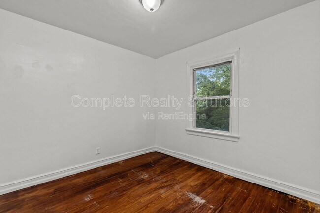 Building Photo - 147 Chambers Rd