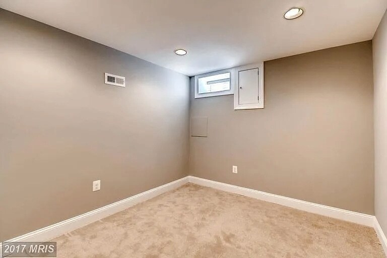 Building Photo - 616 Hyson St