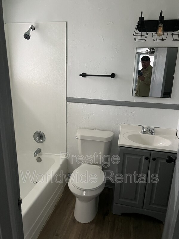 Building Photo - 495 Mellon St