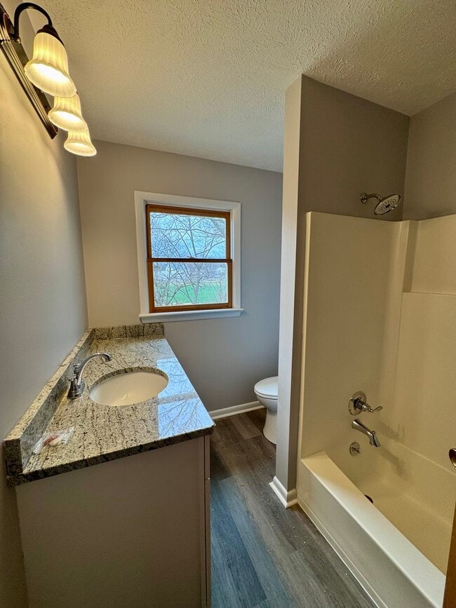 Building Photo - Duplex for Rent in Dayton