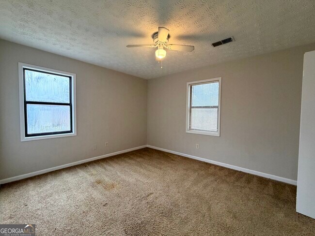 Building Photo - 102-102 Kimberly Way SW