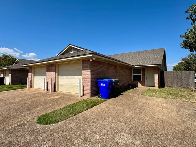 Primary Photo - Duplex