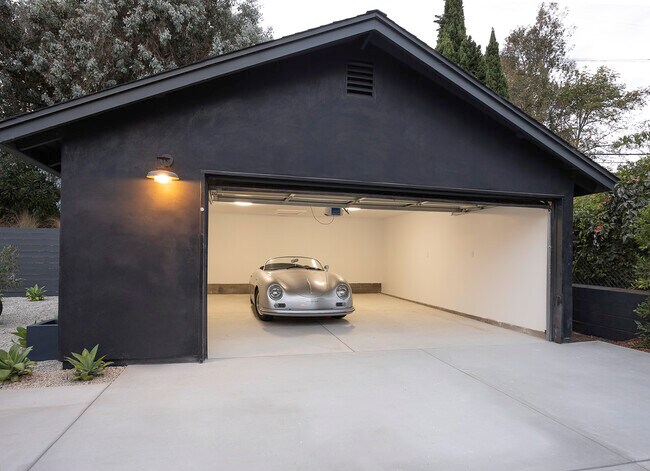 Building Photo - 23 Calaveras Ave