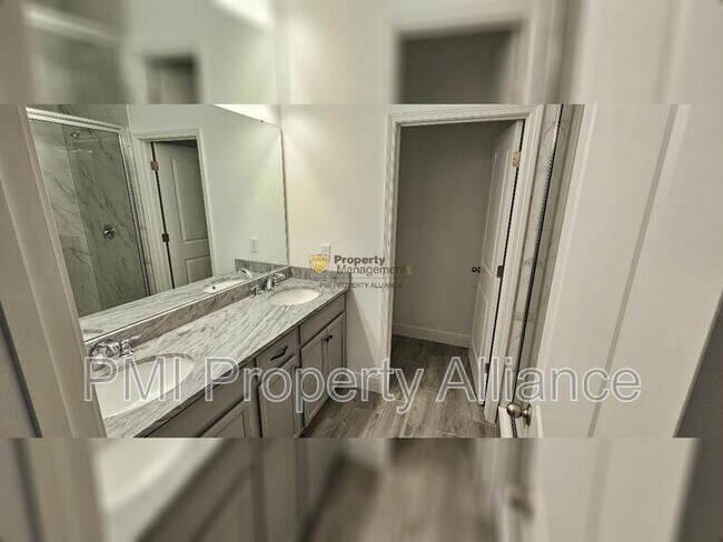 Building Photo - 443 Diamond Dove Cv