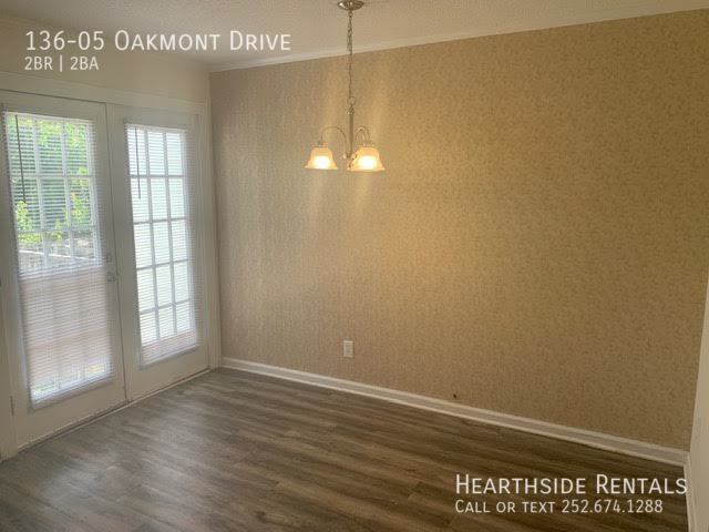 Building Photo - 136 Oakmont Dr