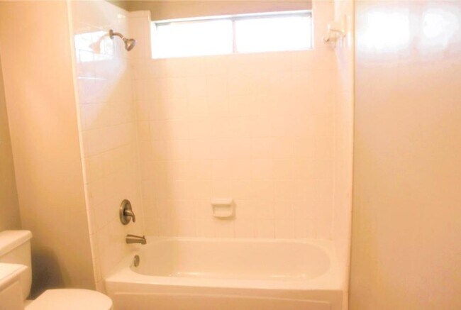 Building Photo - 20910 Kings Clover Ct