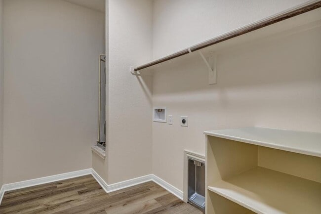 Building Photo - 309 W Martin LutherKing Dr