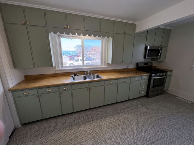 Building Photo - Renovated 3 -Bedroom, 2-1/2 Bathroom Farm ...