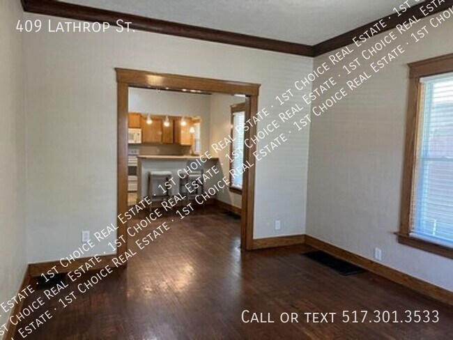 Building Photo - 409 Lathrop St