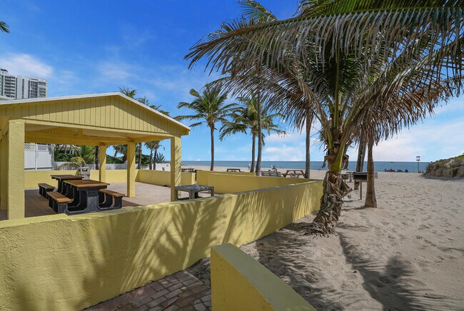 Building Photo - 1391 S Ocean Blvd
