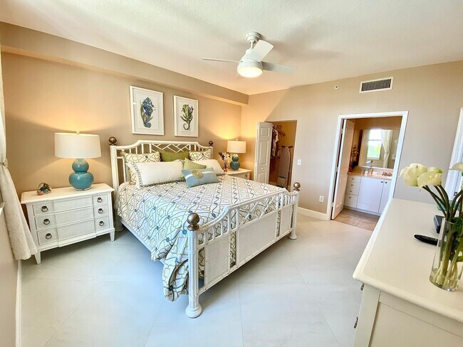 Building Photo - 806 E Windward Way