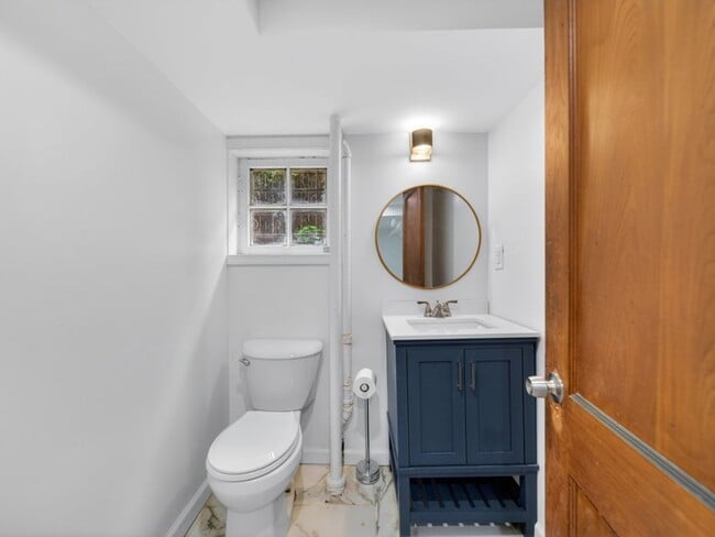 Building Photo - 4024 20th St NE