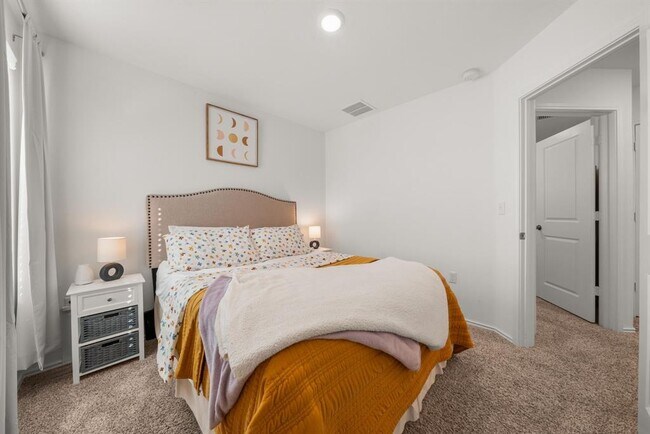 Building Photo - 7204 Sparkling Light Dr