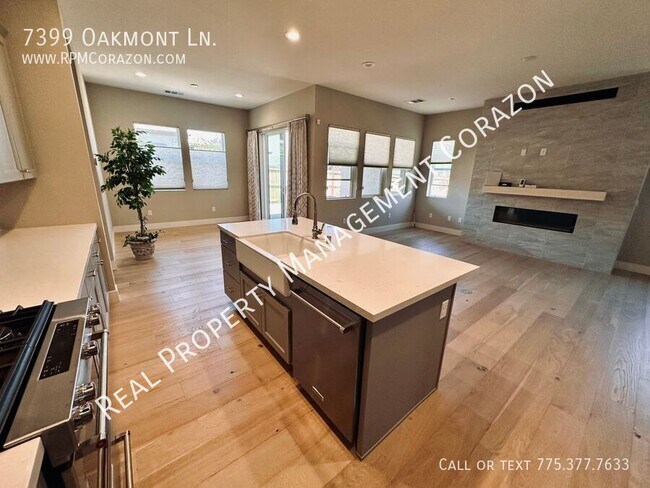 Building Photo - 7399 Oakmont Ln