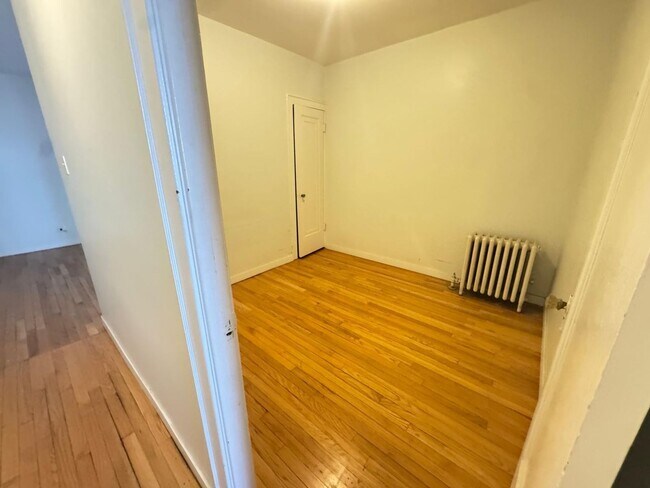 Building Photo - 2700 N Laramie Ave