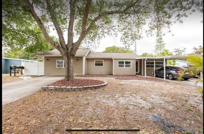 Primary Photo - 6718 Kingswood Dr N