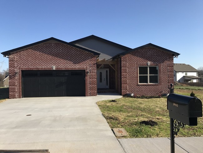1042 Quiver Ln, Sango Exit 11 - 1042 Quiver Ln,  Sango Exit 11