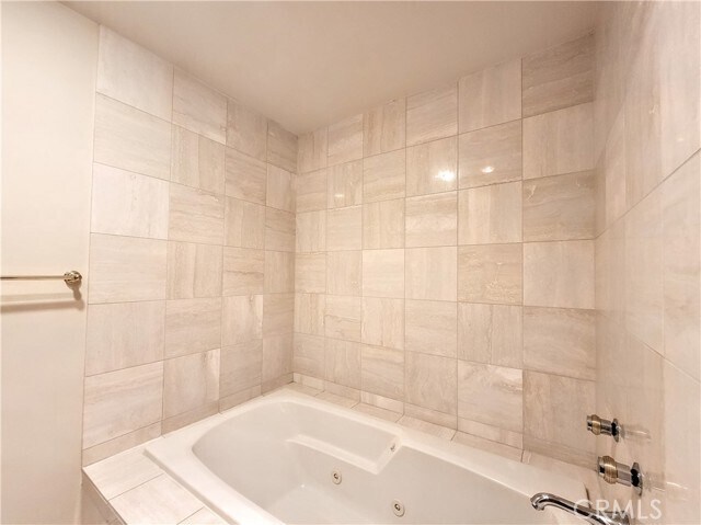 Building Photo - 850 E Ocean Blvd