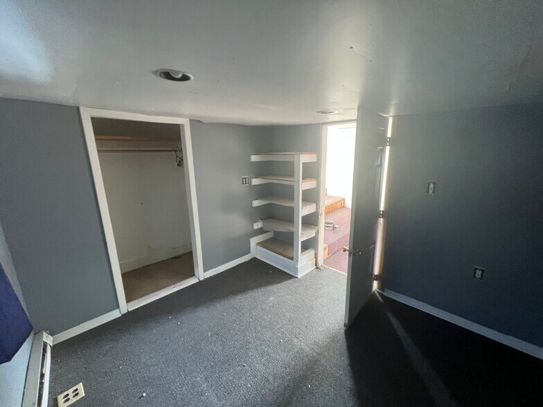 Building Photo - 5093 S Catherine St