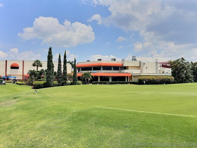 Building Photo - 400 S Hollybrook Dr