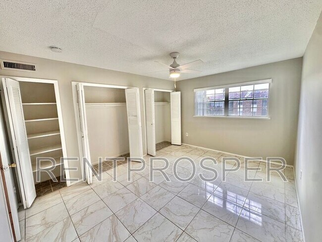 Building Photo - 5317 Curry Ford Rd