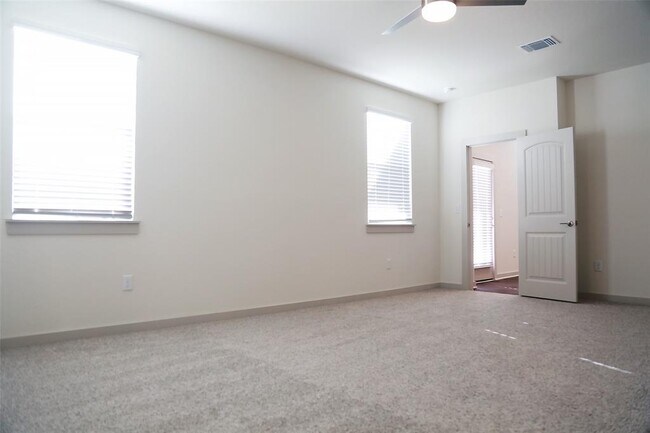 Building Photo - 3113 Bragg Pl