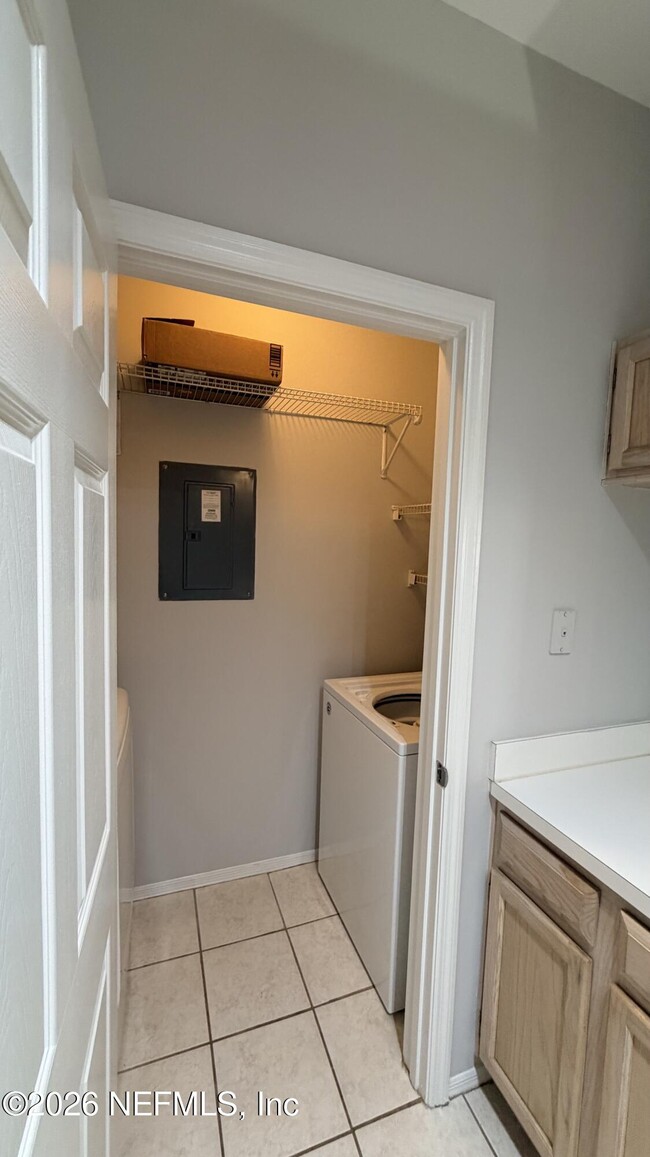 Building Photo - 211 Colima Ct